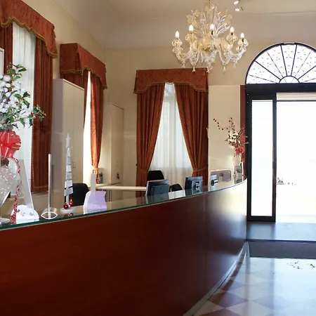 Hotel Isola Di San Servolo - Centro 3*