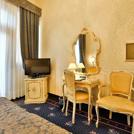 Montecarlo Ξενοδοχείο Βενετία