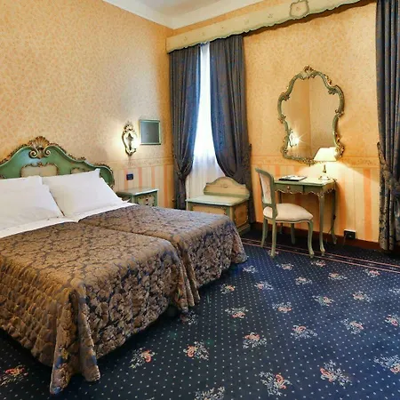 Ξενοδοχείο Montecarlo 3*
