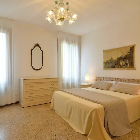Campo Frari Apartment *