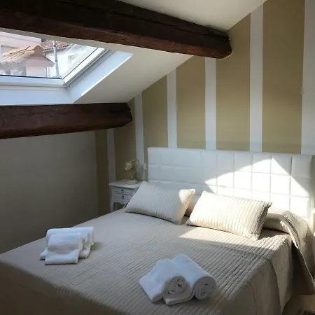 Moonlight Attic Apartment *
