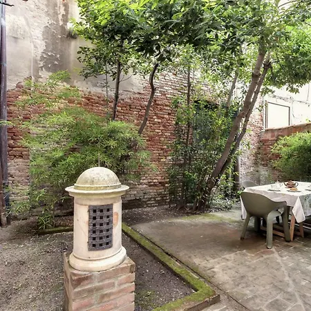 Ca Malvasia House With Garden דירה