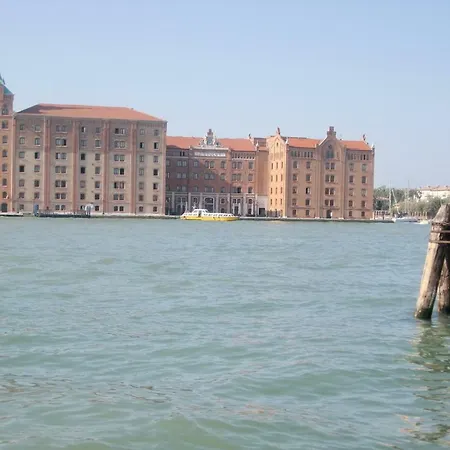 Apartament In Molino Stucky