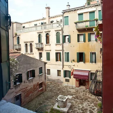 Al Mezzanino, Palazzo Torniello Apartment