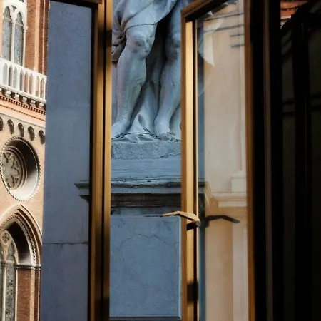 Sokol E Caterina Venice