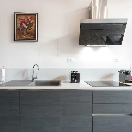 Ponte Raspi Canal View Apartment