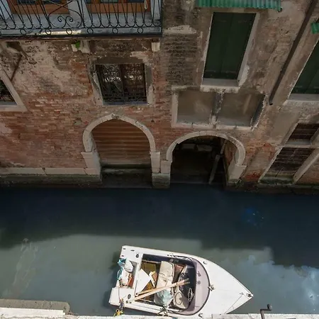 Ponte Raspi Canal View * Venice