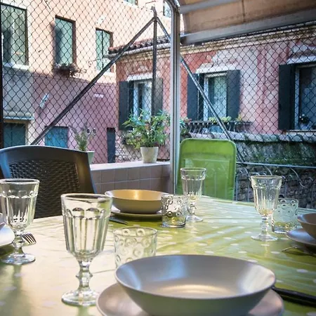 Terrazzina - Romantic Pied A Terre At The Heart Of Cannaregio District Appartamento