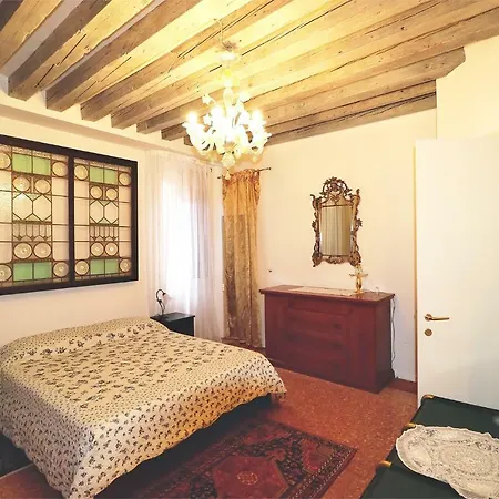 Al Mezzanino, Palazzo Torniello Venice