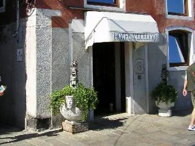 Vecellio 3*