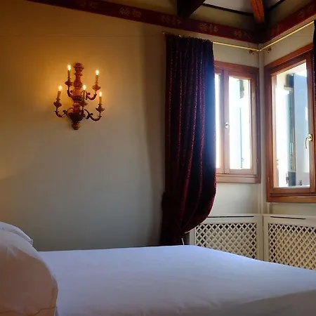 Hotel La Calcina 3*