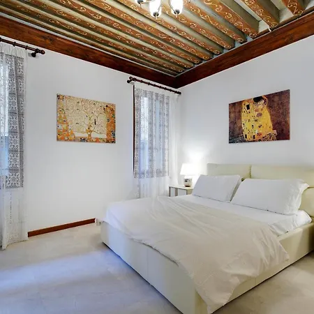 Ca' Rialto Apartment