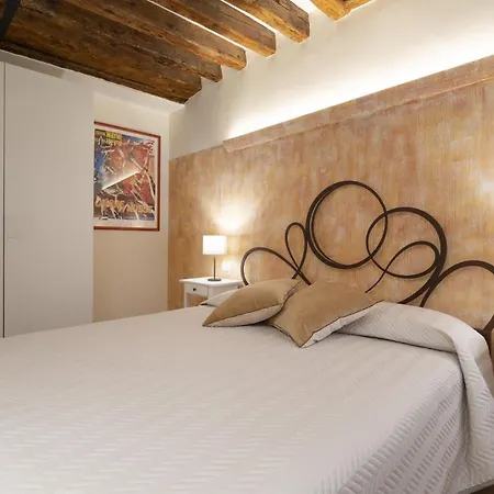 Rialto Sant'aponal Prestige By Wonderful Italy * Venice