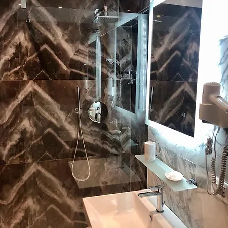 Ariel Silva 2* Venezia