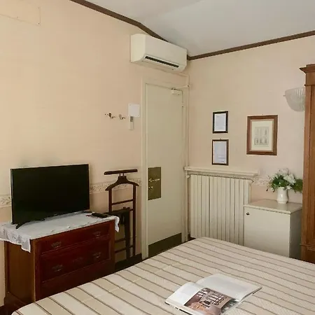 Hotel La Calcina 3* Venice
